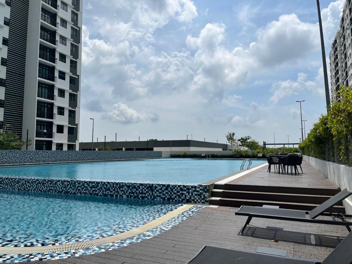 Johor By Glex Holiday home *